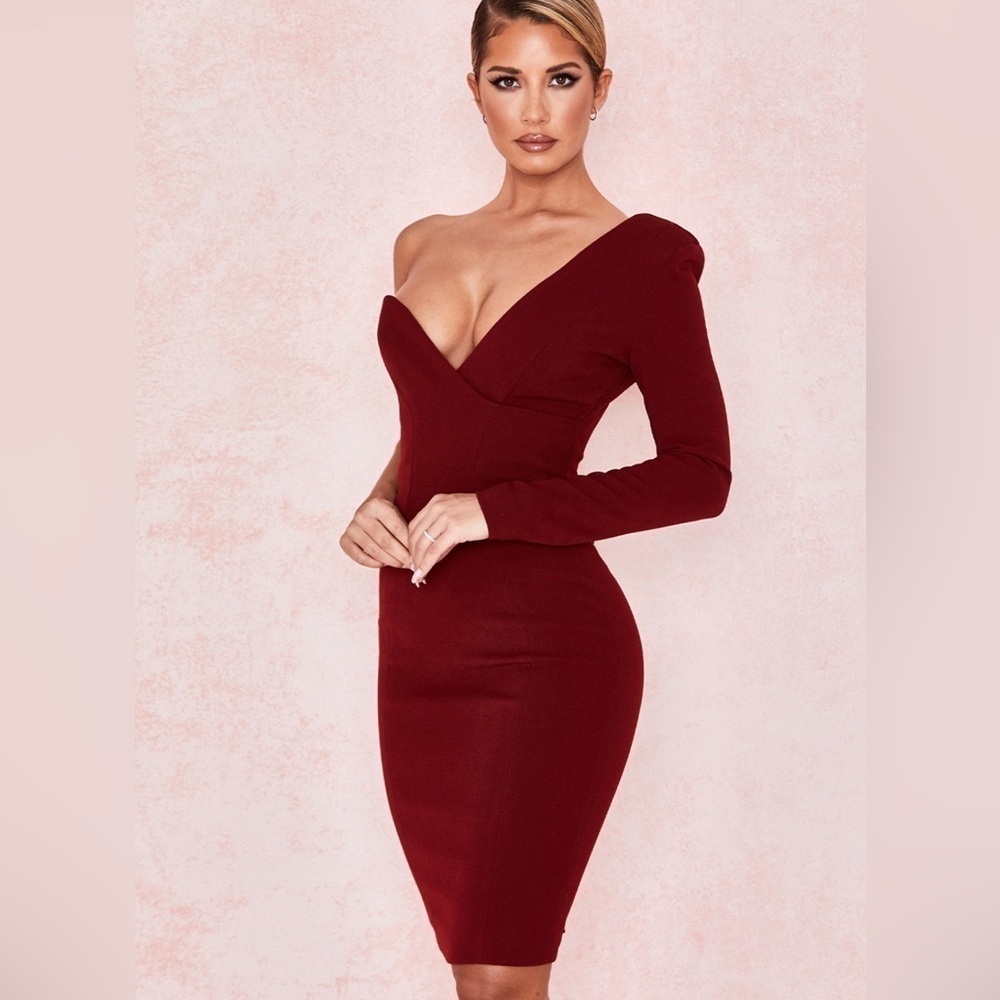 House of CB CAPRICE
WINE ONE SHOULDERED DRESS